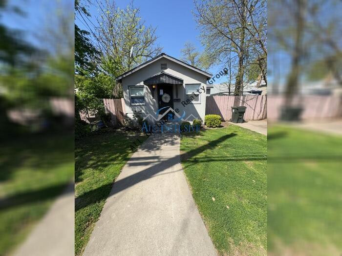 Foto principal - Charming oak park home!!
