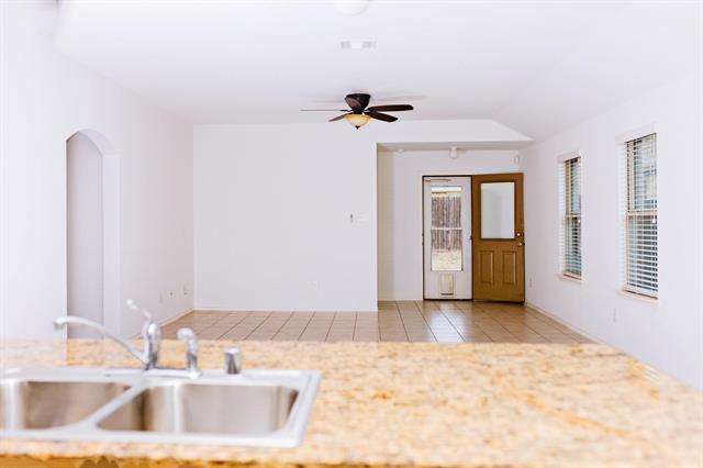 Foto del edificio - 1037 Sewell Dr