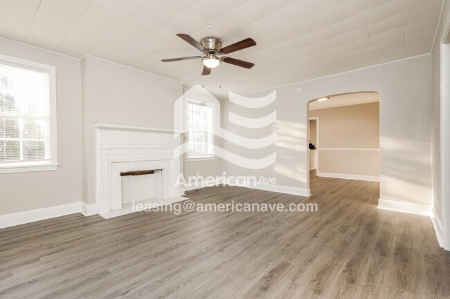 Foto del edificio - 4282 Adams St