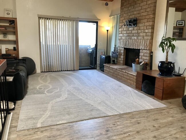 Building Photo - 4548 W Point Loma Blvd