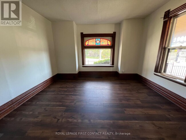 Building Photo - 228 Bayfield St