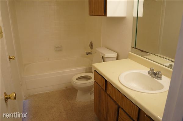 Building Photo - 6407 Antoine Dr