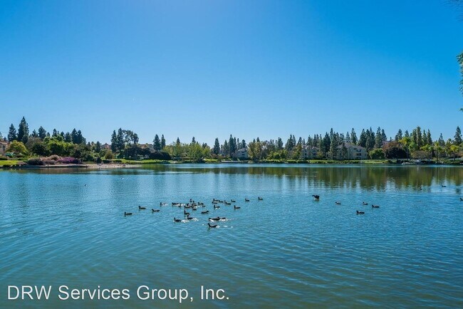 Building Photo - 2019 Lakeridge Cir