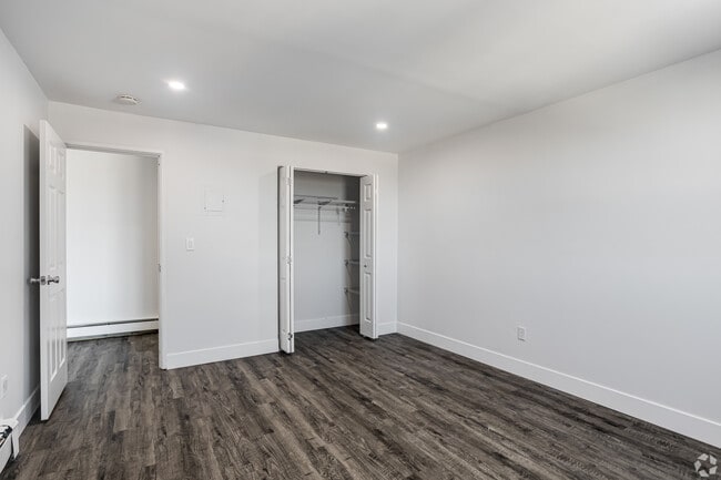 Building Photo - Skyline Terrace Apartments