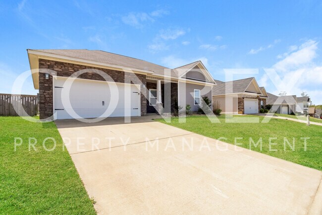 Building Photo - Charming 3 Bedroom with Spacious Yard