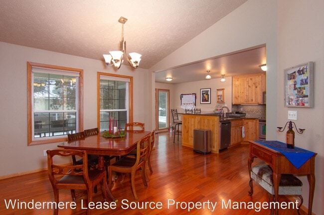 Building Photo - 4 br, 2.5 bath House - 3702 S Lloyd Road