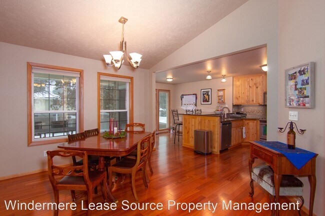 Foto del edificio - 4 br, 2.5 bath House - 3702 S Lloyd Road