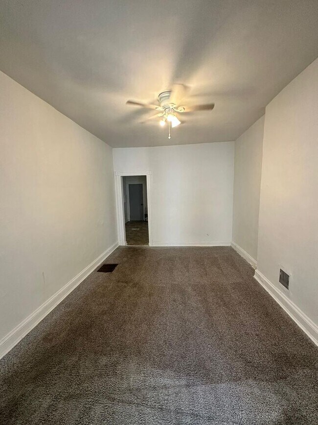 Foto del edificio - 904 N Payson St