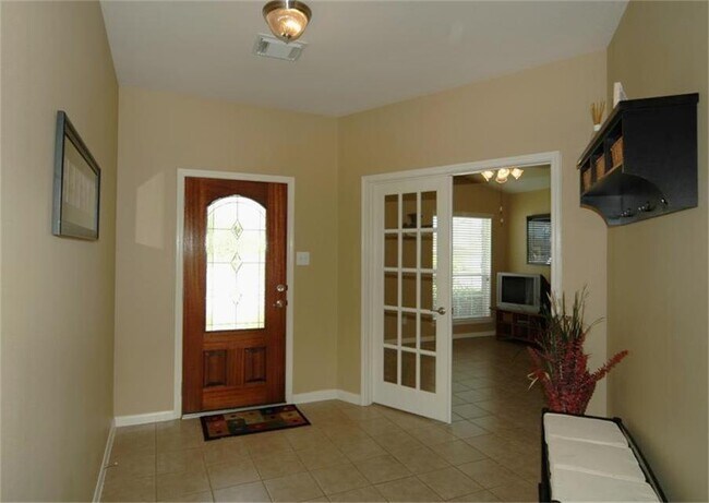 Foto del edificio - 13110 Rippling Creek Ln