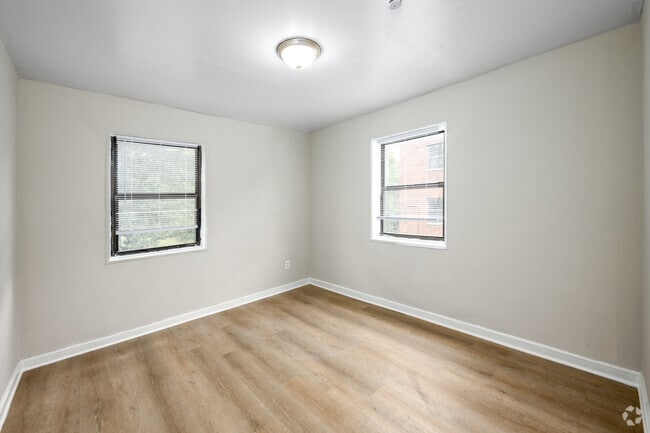 2BR, 1BA - 565SF - Bedroom - Morris Rd