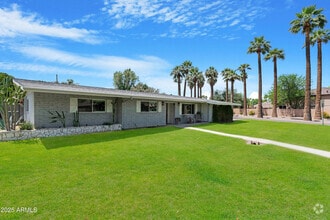 Building Photo - 1021 W Las Palmaritas Dr