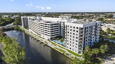 Building Photo - Oasis Pointe