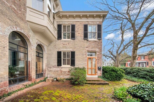 Foto del edificio - 1201 Princess Anne St