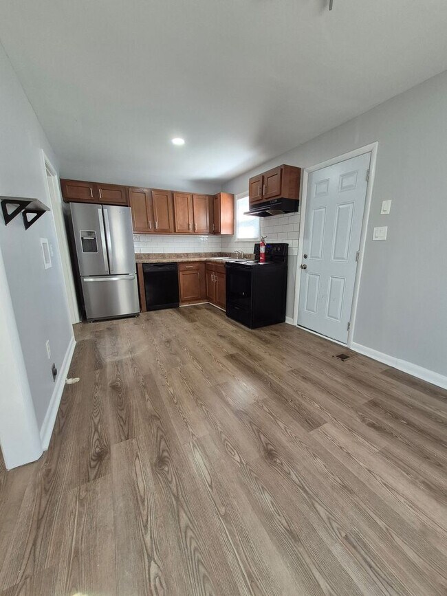 Foto del edificio - Adorable, remodeled 3br/1ba house close to...