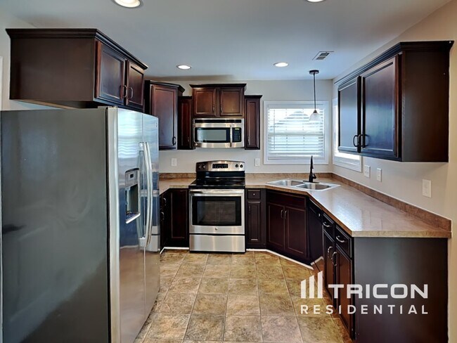 Building Photo - 2845 Russet Ridge Drive Clarksville TN