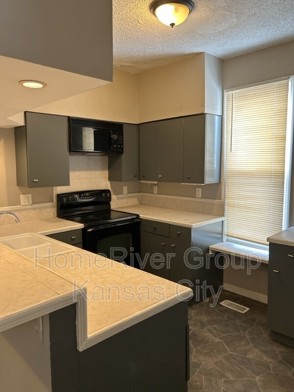 Foto del edificio - 2843 Belleview Ave
