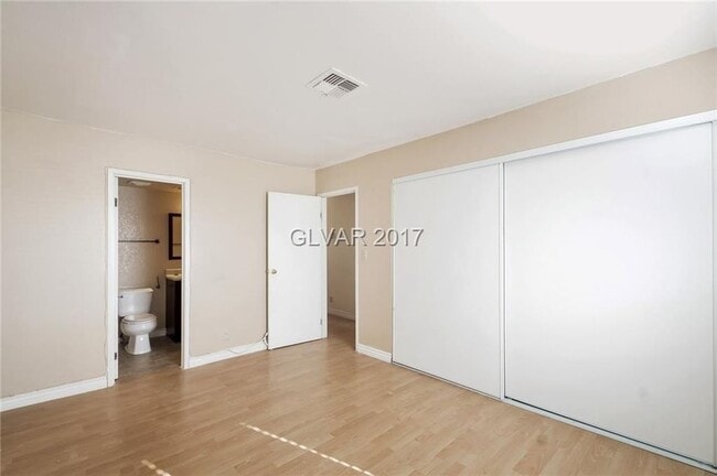 Building Photo - 4152 Flamingo Crest Dr