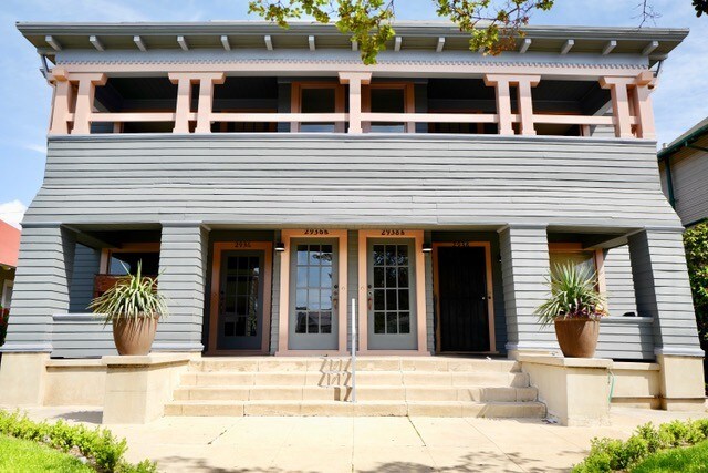 Building Photo - 2938 1/2 S La Salle Ave