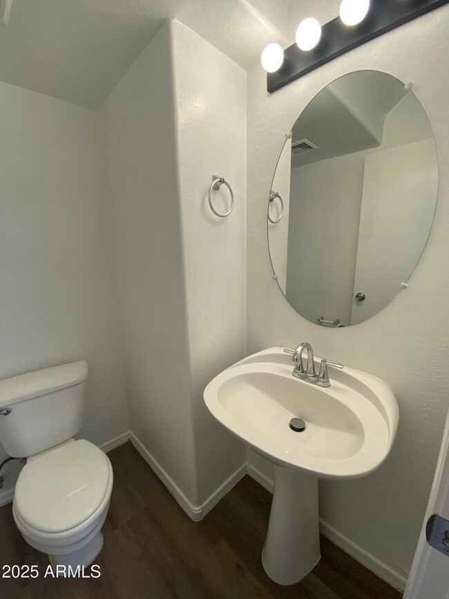 Foto del edificio - 3014 W Sands Dr