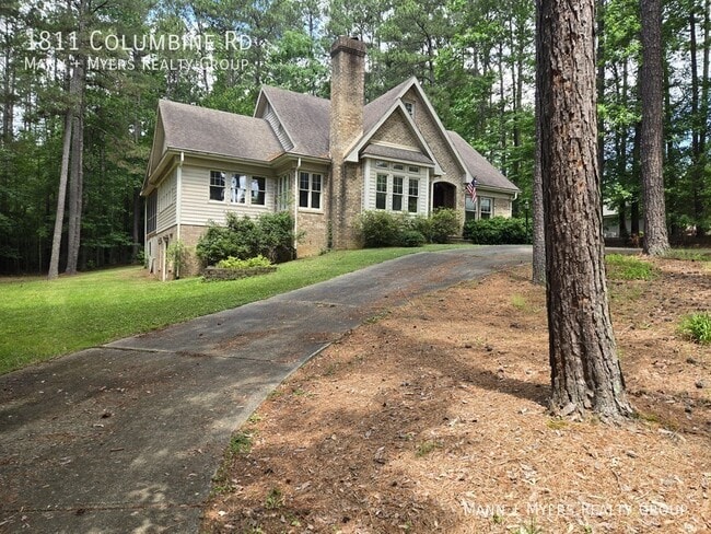 Building Photo - 1811 Columbine Rd