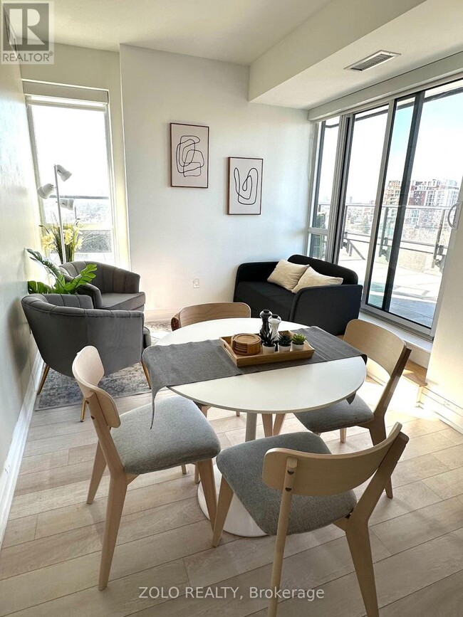 Photo du bâtiment - 60 George Butchart Dr