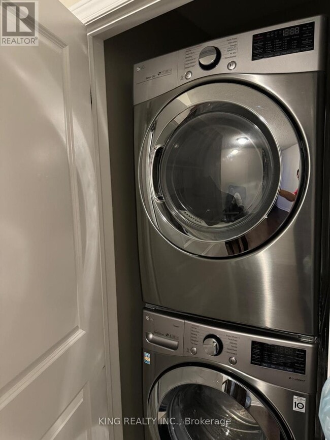 Building Photo - 27 Finegan Cir