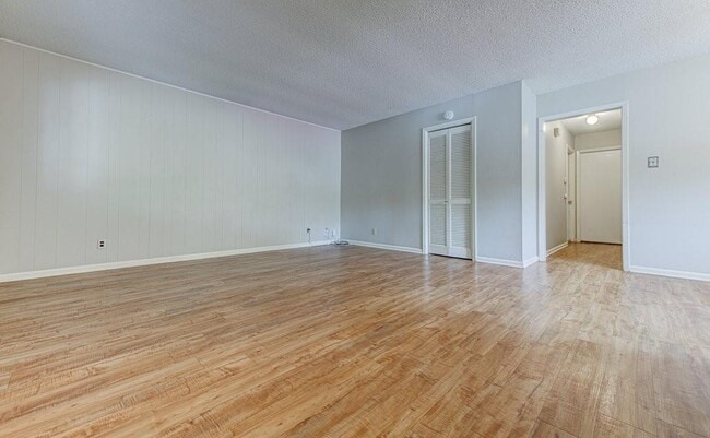 Building Photo - 3100 Stoneway Dr