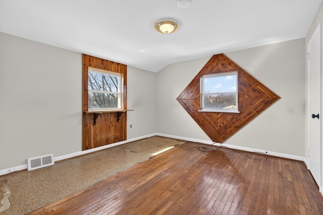 Building Photo - 608 Hershey Ave