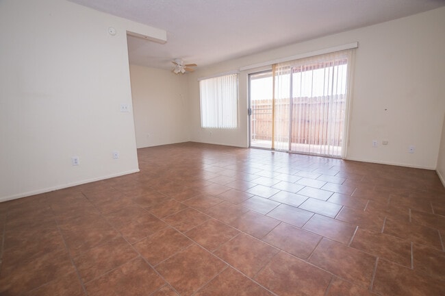Building Photo - Step into this spacious 2-bedroom, 1-bath condo offering 1,000 sq. ft!