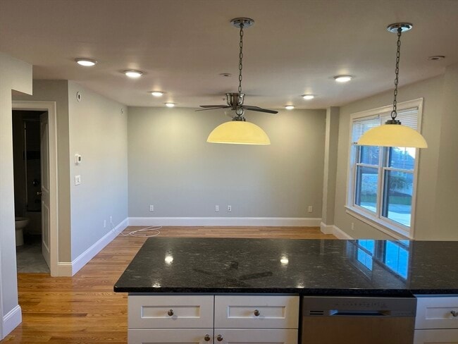 Building Photo - 45 Spring St