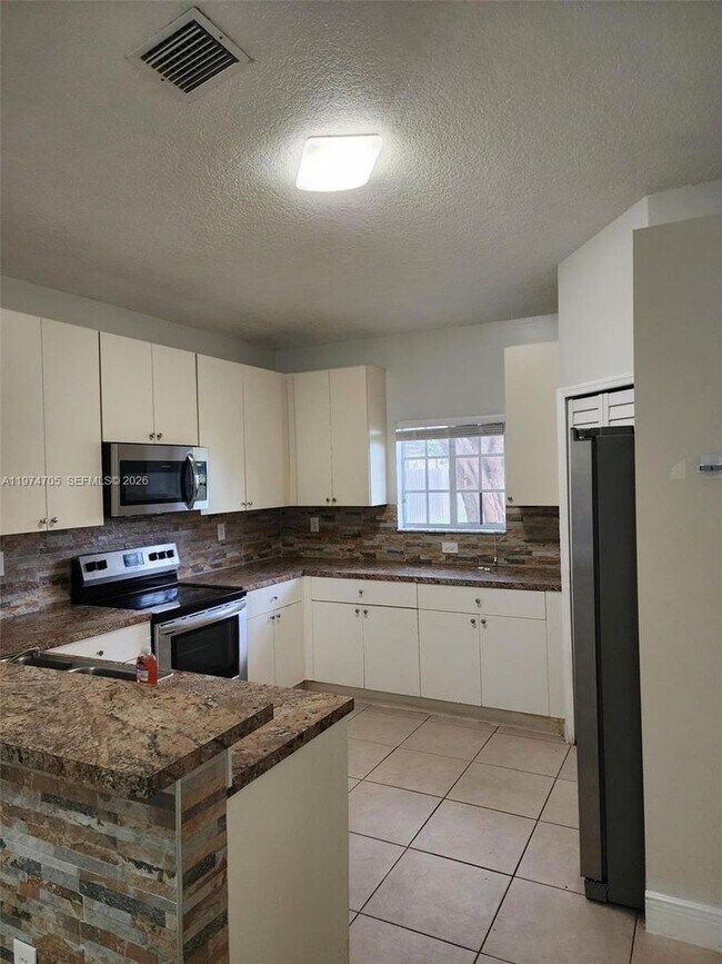 Foto del edificio - 1231 NE 32nd Ave