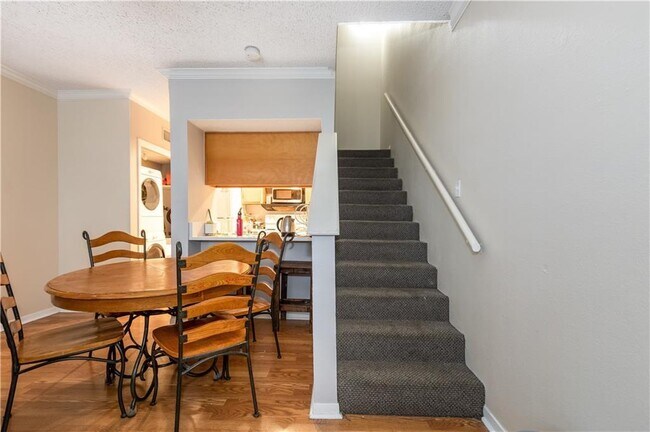 Building Photo - 2510 San Gabriel St