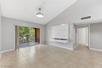 Building Photo - 1210 Wildwood Lakes Blvd