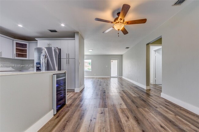 Building Photo - 2363 SW 21st Ter