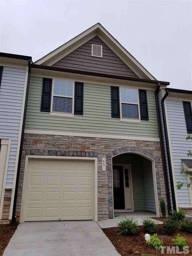 Primary Photo - 53 E Grove Point Dr