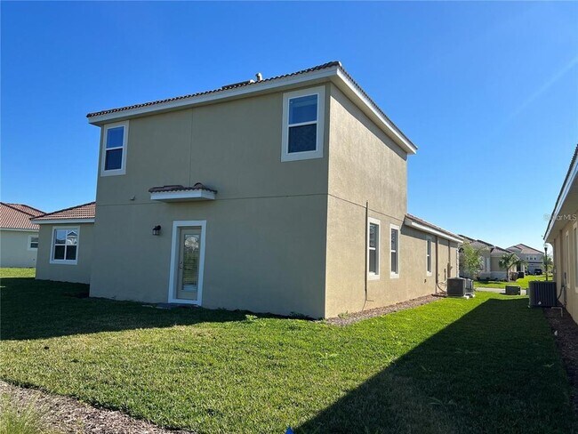 Foto del edificio - 8855 Fallen Oak Dr