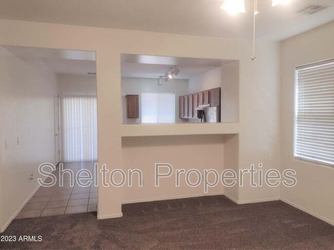 Building Photo - 2047 S Starling Dr