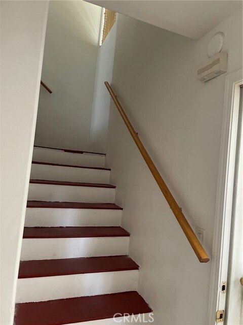 Foto del edificio - 8425 Burnet Ave