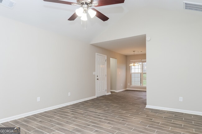 Building Photo - 312 Harris Ave