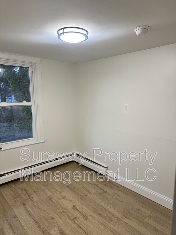Building Photo - 175 Bate Ave