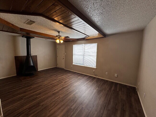 Foto del edificio - Beautiful One Bedroom Quadruplex on Cul-de...