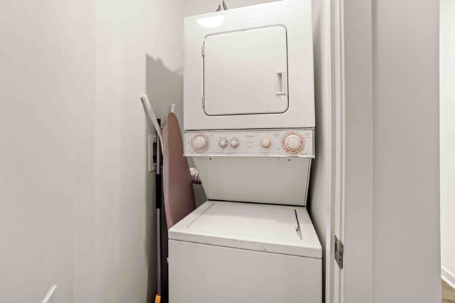 Building Photo - 551 W Kinzie St