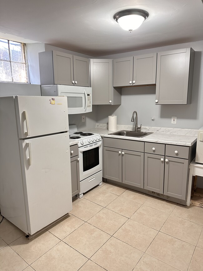 Building Photo - 19 Archdale Rd Building Photo - 19 Archdale Rd