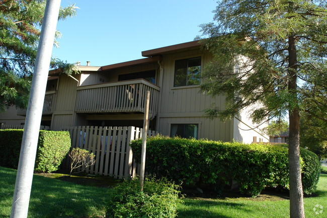 Edificio - Watson Ranch Apts