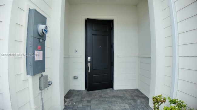 Foto del edificio - 4612 Hollister Ave