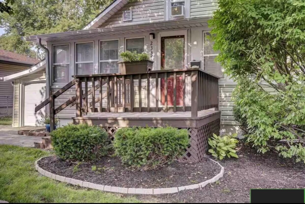 Front Yard - 2338 N 69th St (Omaha, NE)