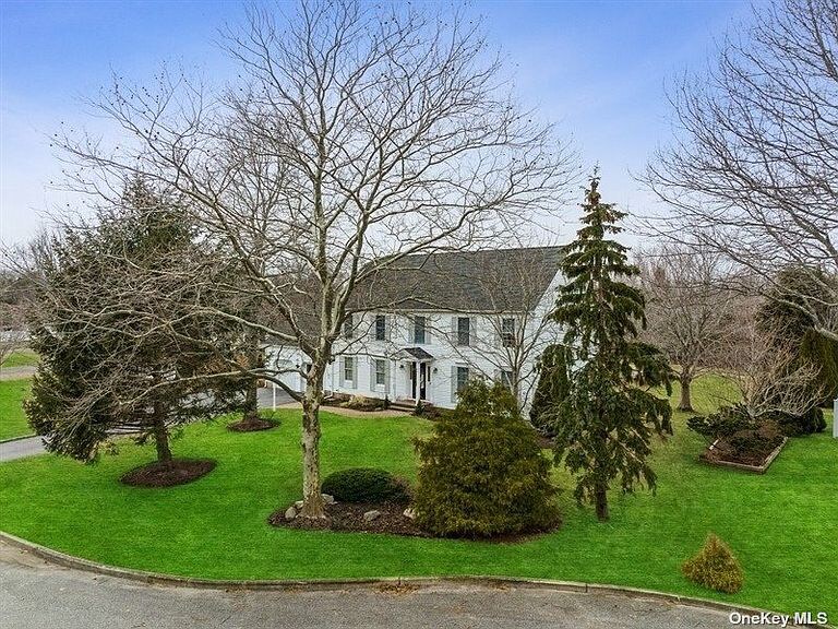 17 Ritas Ct, Riverhead, NY 11901 House Rental in Riverhead, NY