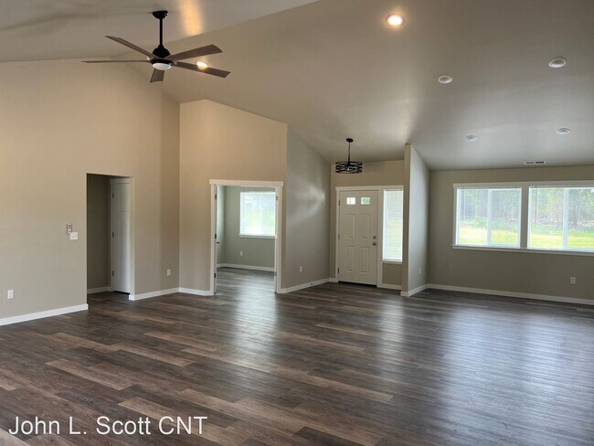 Building Photo - 3 br, 2.5 bath House - 9010 Davis Rd.