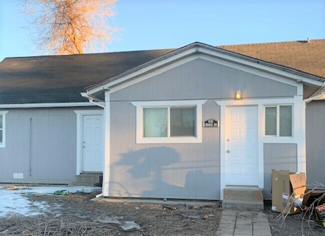 Foto del edificio - 1 bedroom 1 bath duplex in downtown Elko