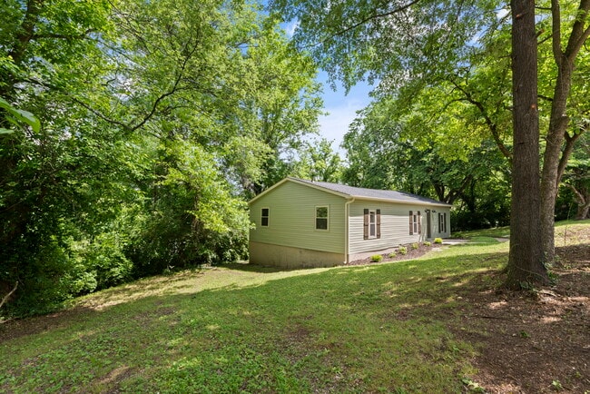 Building Photo - 2217 Cityview Ave